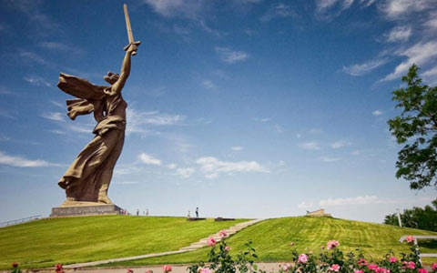 Мамаев курган и статуята на майката-Родина във Волгоград